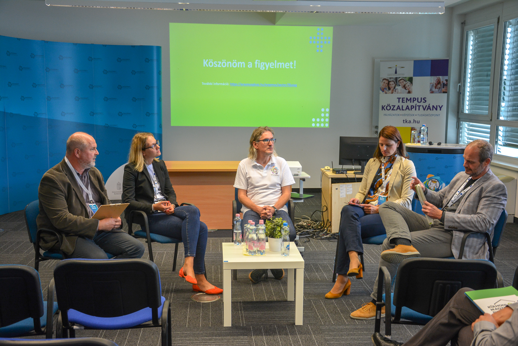 Panelbesz&eacute;lget&eacute;s